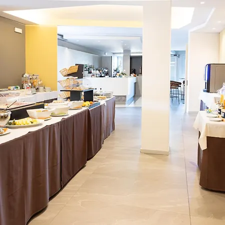 فندق Paradiso 3*