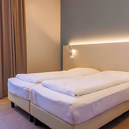 Paradiso Hotel 3*