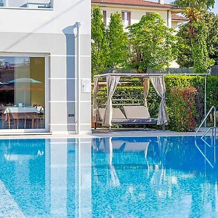 Hotel Paradiso 3*