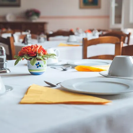 Paradiso Hotel 3*