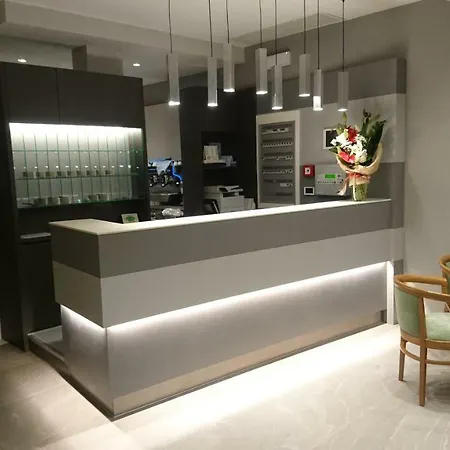 Paradiso Hotel 3*